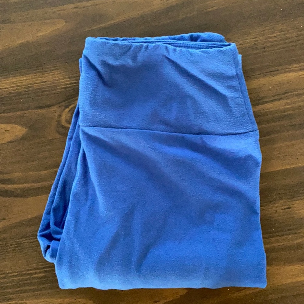 New Lularoe solid color leggings OS